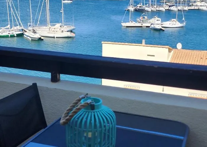 Studio meublé cap d Agde avec tres belle vue sur le port